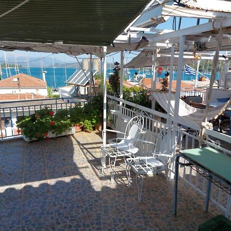 Nikos Rooms And Studios Poros Town Екстер'єр фото