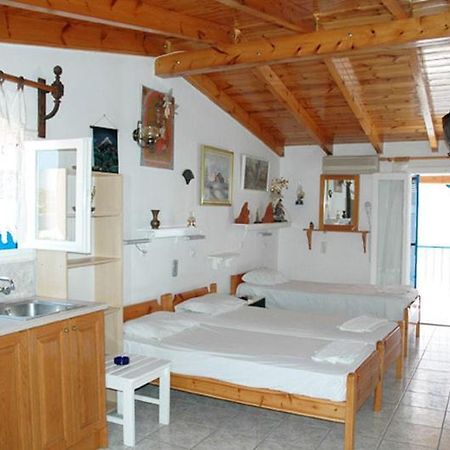 Nikos Rooms And Studios Poros Town Екстер'єр фото