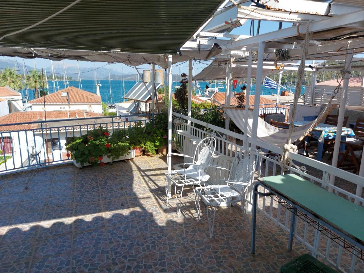 Nikos Rooms And Studios Poros Town Екстер'єр фото