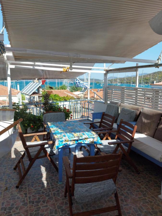 Nikos Rooms And Studios Poros Town Екстер'єр фото