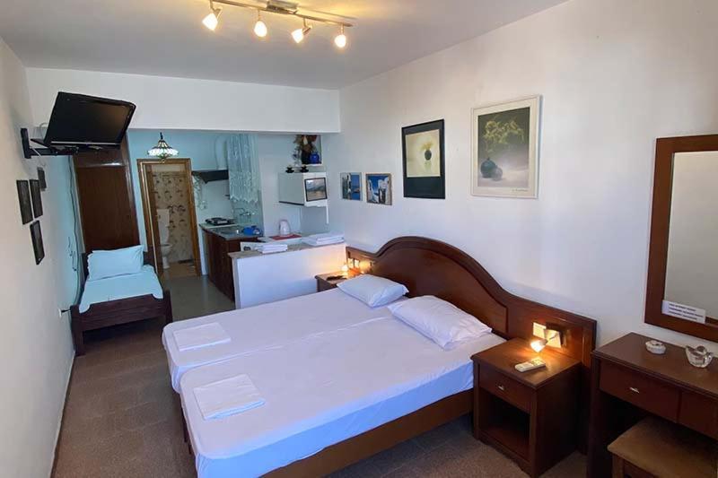 Nikos Rooms And Studios Poros Town Екстер'єр фото